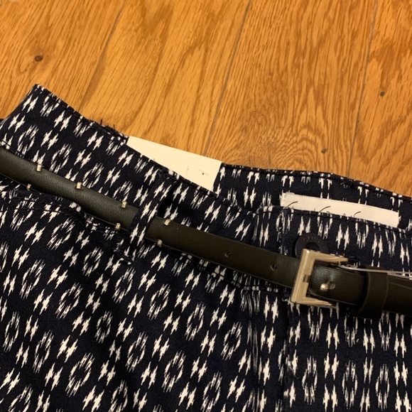 Gloria Vanderbilt Luxe Sateen Slim Leg Capri Pants Size 8, NWT - Picture 4 of 6